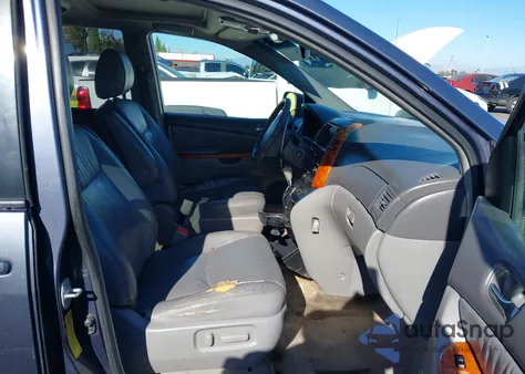 2009 Toyota Sienna Xle z USA, uszkodzony, nr VIN 5TDZK22C99S268768